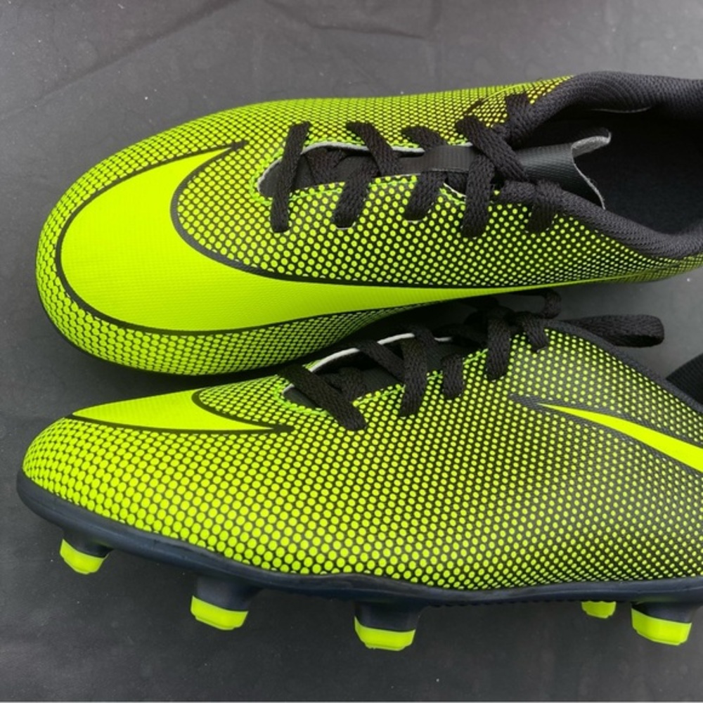 Nike Bravata Youth ⚽️ soccer cleats